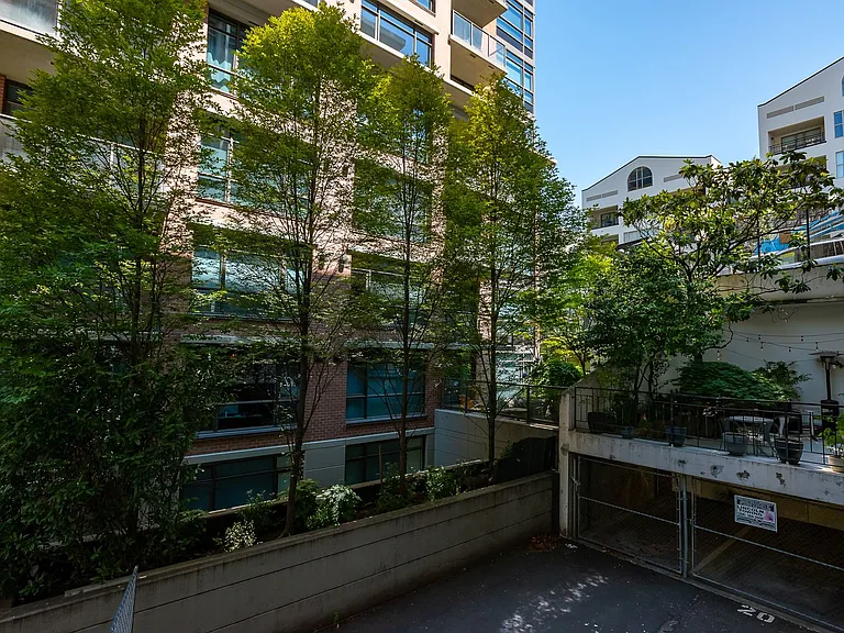 1000 Union St #110 — Photo 20