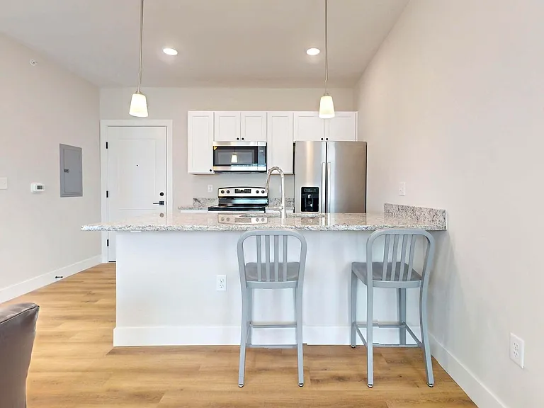 305 W Washington St — Photo 27