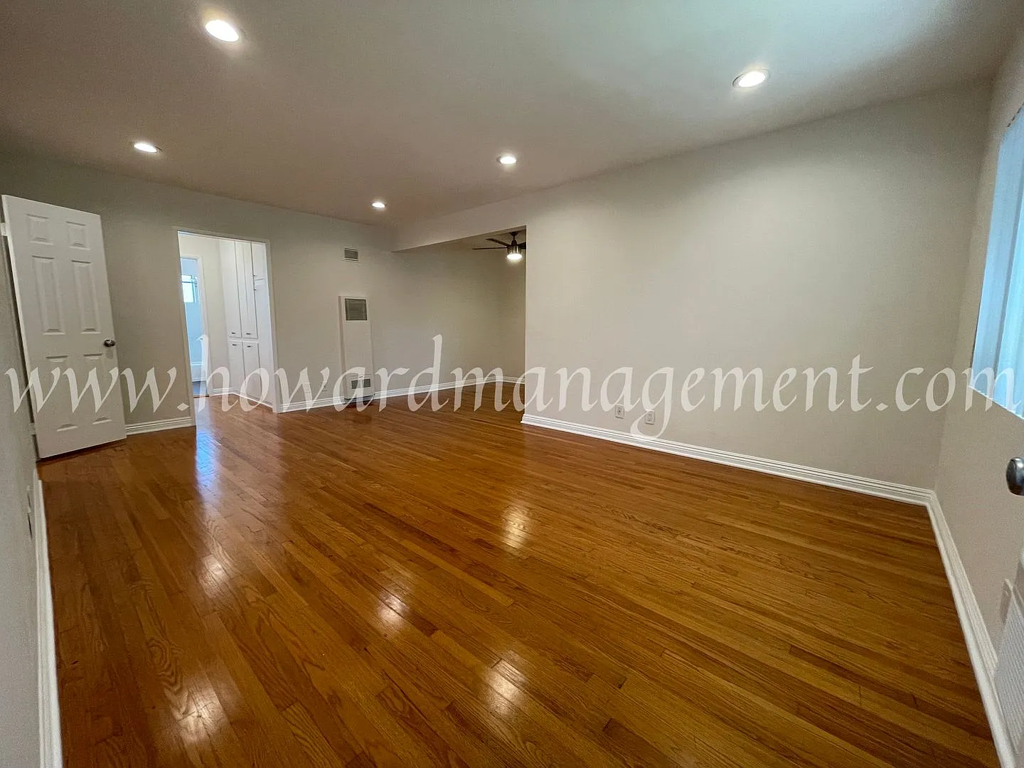 5881 Saturn — Photo 2