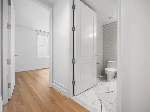 301 East 81st Street image 9 of 31