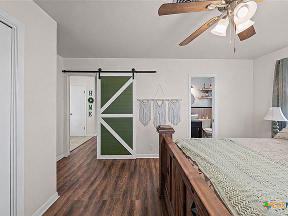 5th image of 2417 Robin Rd