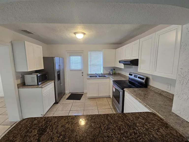 5431 NW 30th Ave — Photo 12