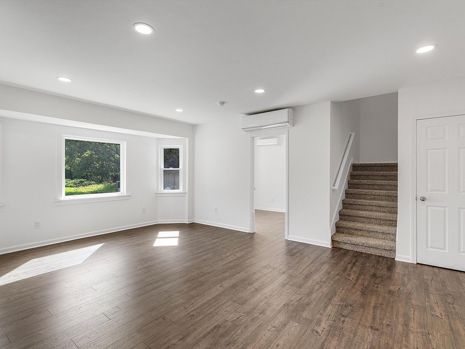 9755 Portage Trl, photo 14