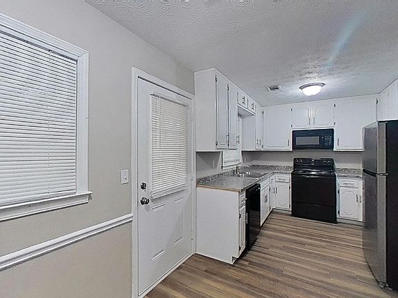 4th image of 4860 Cedar Brook Dr SE