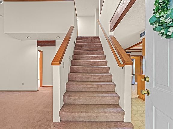 4th image of 35255 S Summit Ln