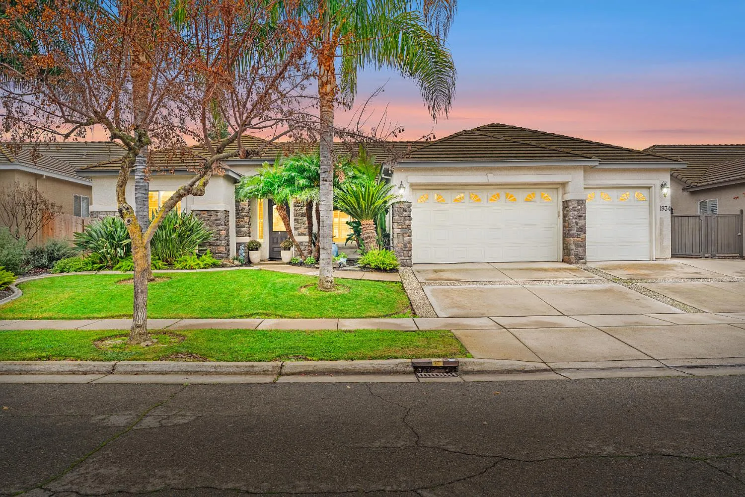 1934 Nina Way photo 1