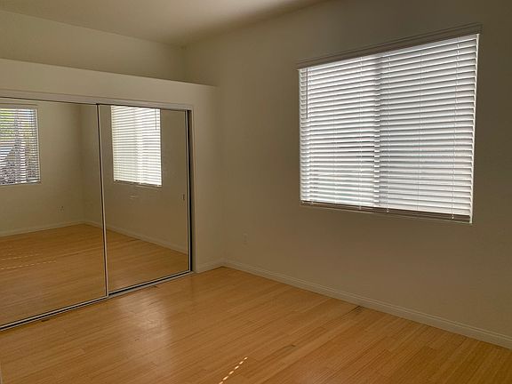 5th image of 2610-2622 Pirineos Way #16