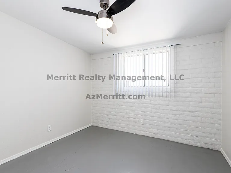 50 W King Rd #11 — Photo 9