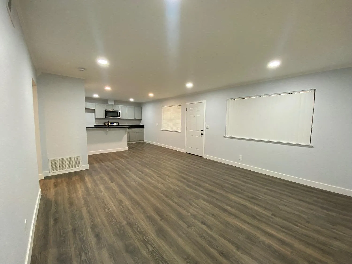 2 bed, 795 sqft, $1,800 — Photo 3