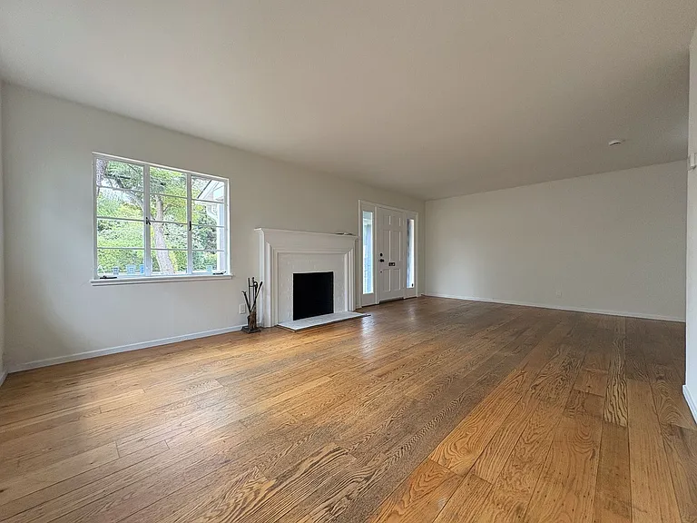 1023 Embarcadero Rd — Photo 6