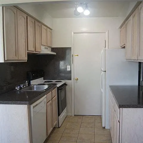 Cedarwood Estates Apartments — Photo 6
