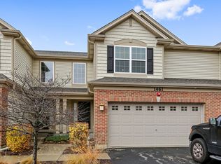 1461 Pauline Cir, Mundelein, IL 60060