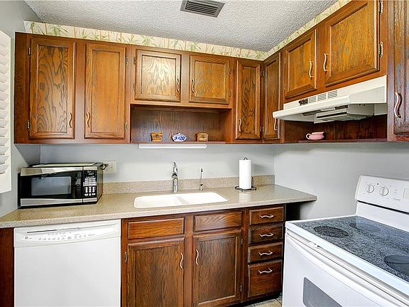 5th image of 53 Woodland Dr