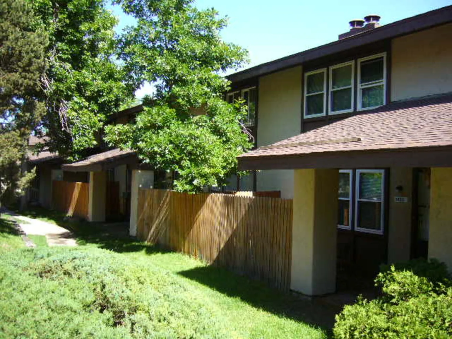 Timbers Townhouse Hampden & Chambers 2 story & basement — Photo 1