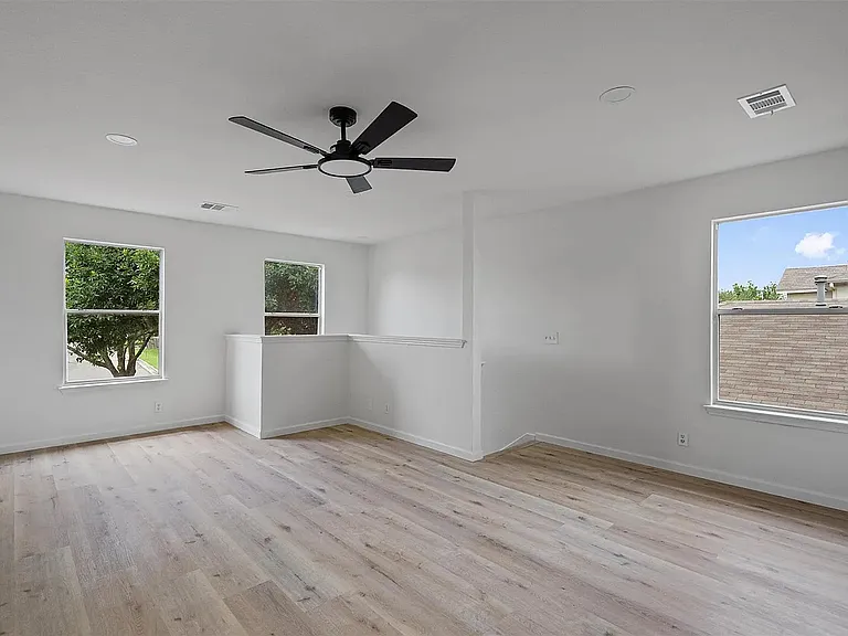 17129 Hamilton Point Cir — Photo 16
