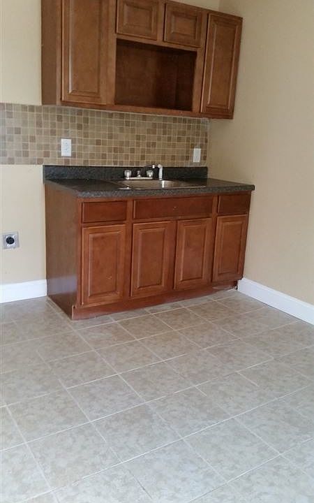 2nd image of 5634 Sprague St #1