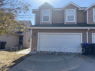 7309 SW 23rd St, Topeka, KS 66614