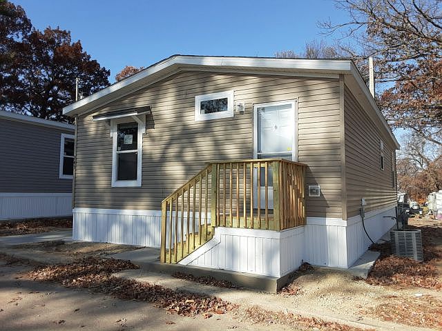 1st image of 243 Bunting Ln #243