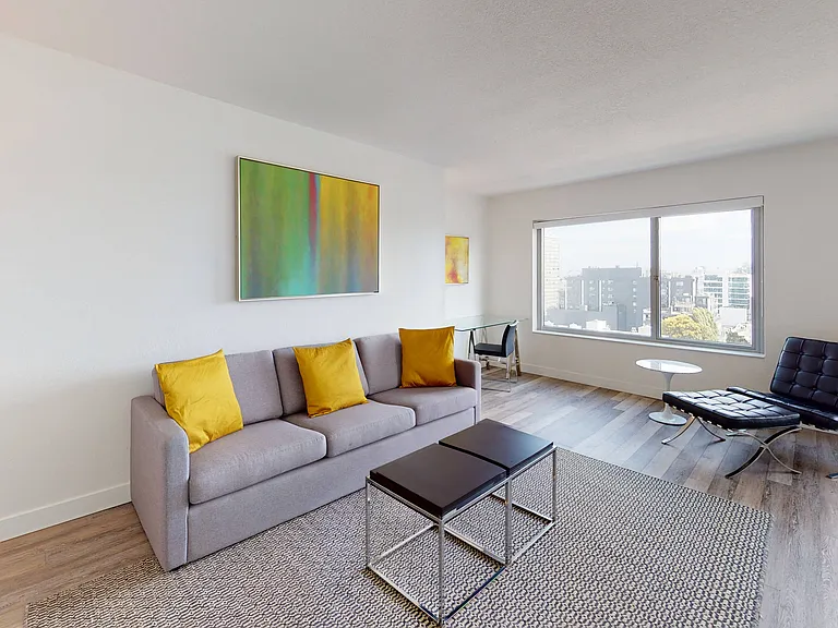 Clay Park Tower Apartments — Photo 14