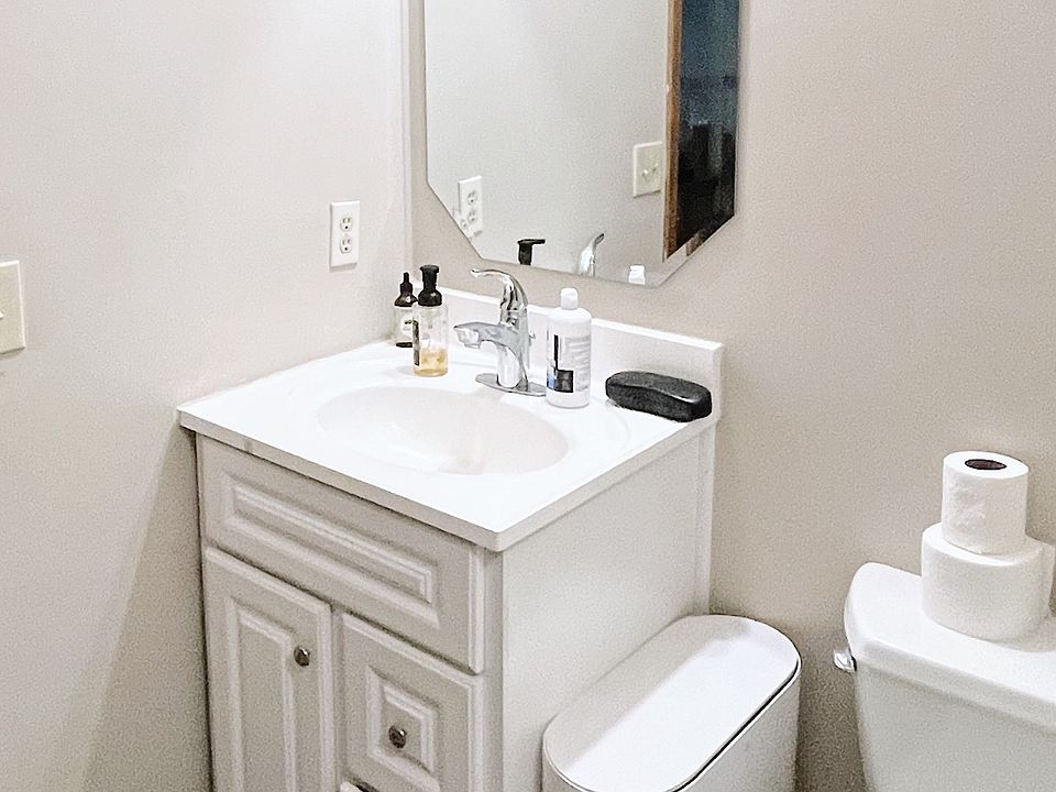 1st image of 800 98th Ave NW APT 202