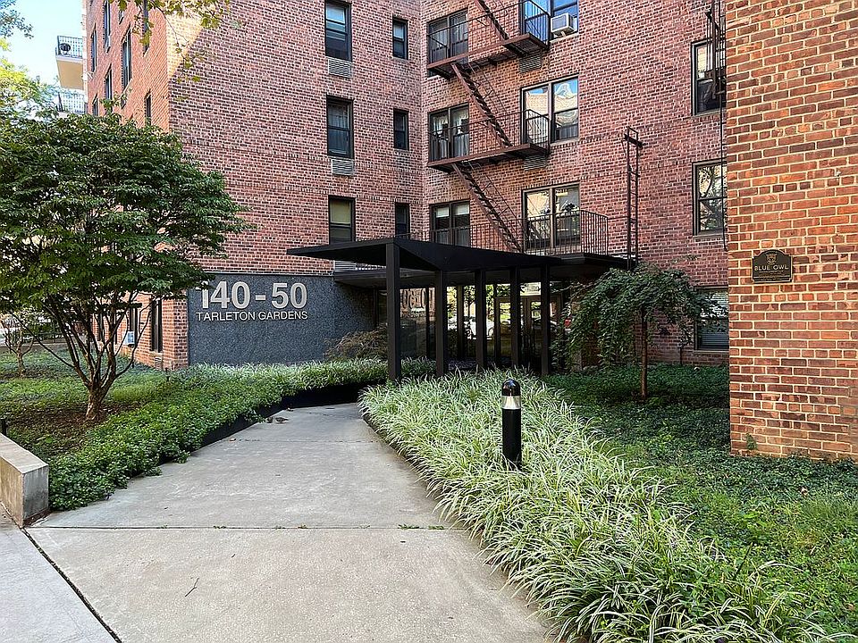 1st image of 14050 Burden Cres #2E
