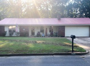 1445 Arcada Cir, Tupelo, MS 38804
