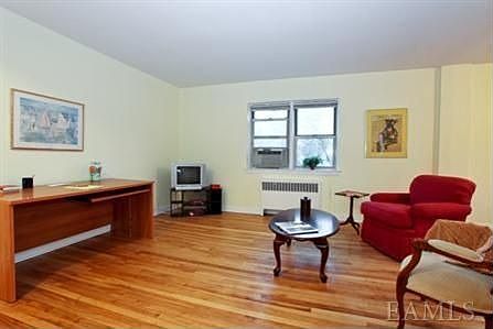 3rd image of 1833 Palmer Ave APT 1J