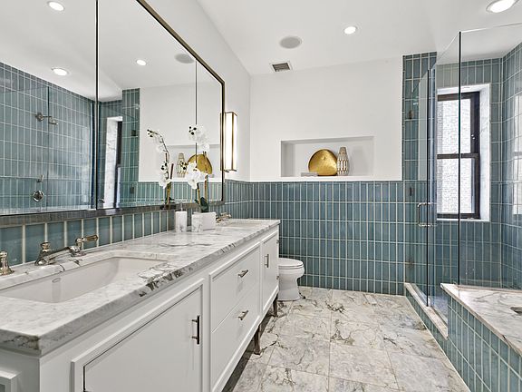 5th image of 31 E 28th St APT 9W