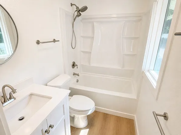 (undisclosed Address), Kirkland, WA 98034