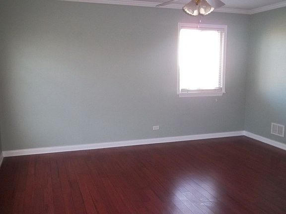 5th image of 381 N Silver Oaks Dr
