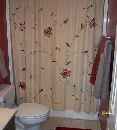 Upstairs full bath