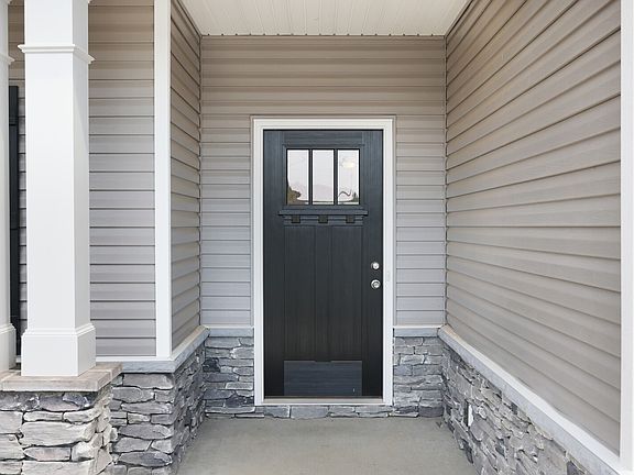3rd image of 406 Windyhill St
