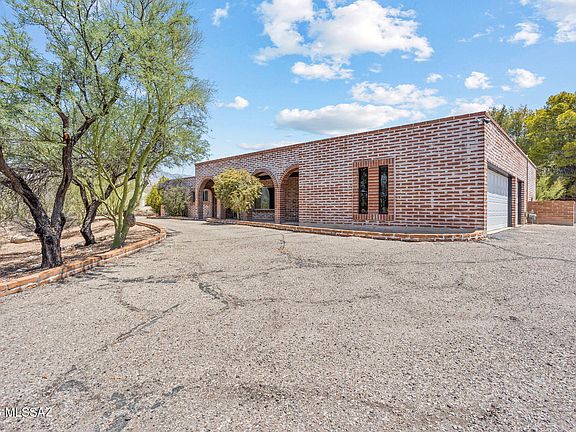 3rd image of 3630 N Pantano Rd