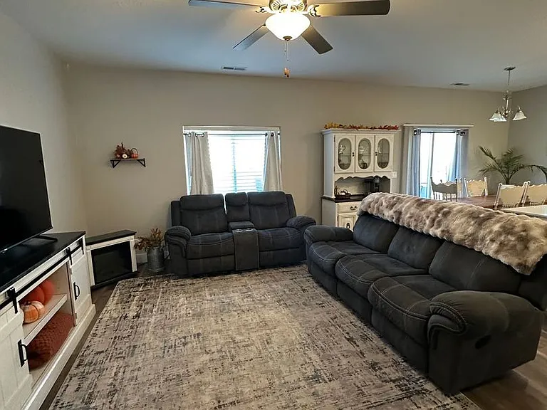 1580 S Topaz Dr — Photo 4