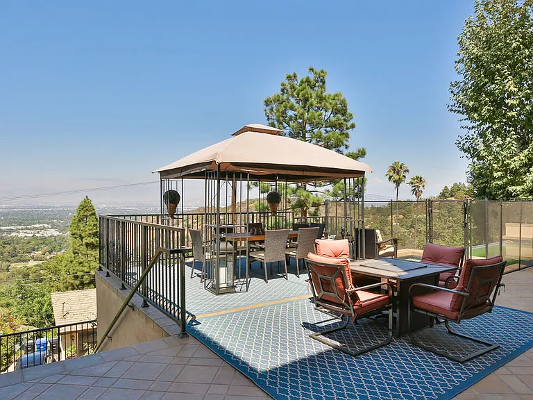 14445 Mulholland Dr — Photo 6