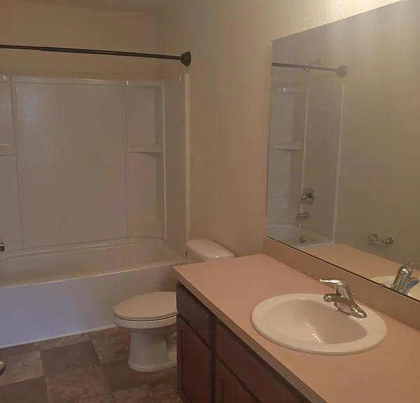 340 Servia Dr — Photo 9