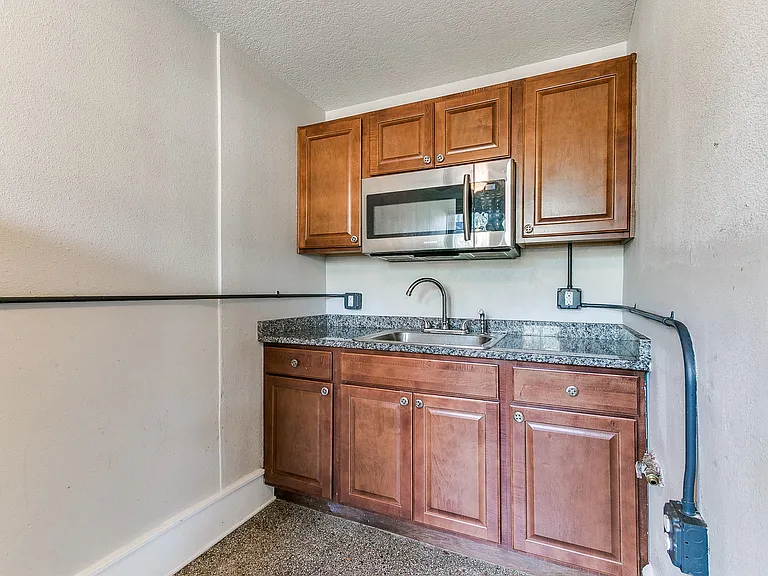 Ingersoll Flats — Photo 10