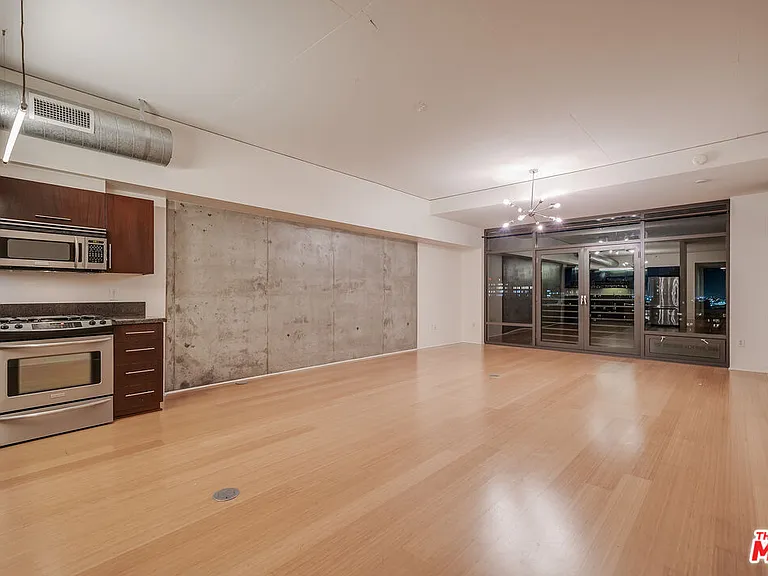 1111 S Grand Ave #1115 — Photo 3