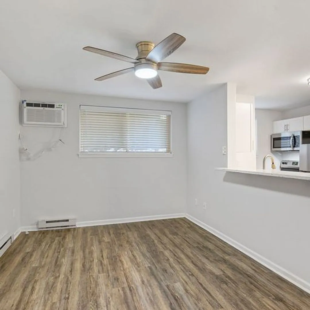 1 bed, 1.0 bath, $1,205 — Photo 2