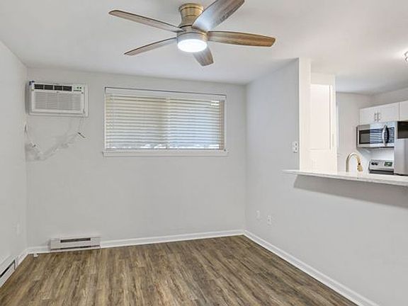 2nd image of 2557 Hackberry St APT 2