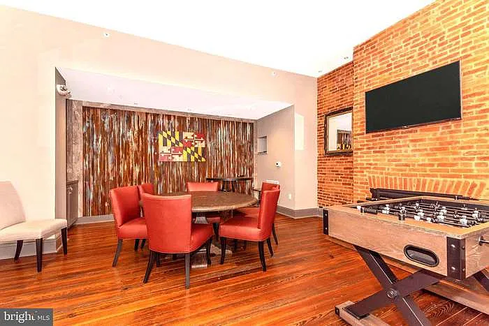 661 E Church St #B — Photo 36