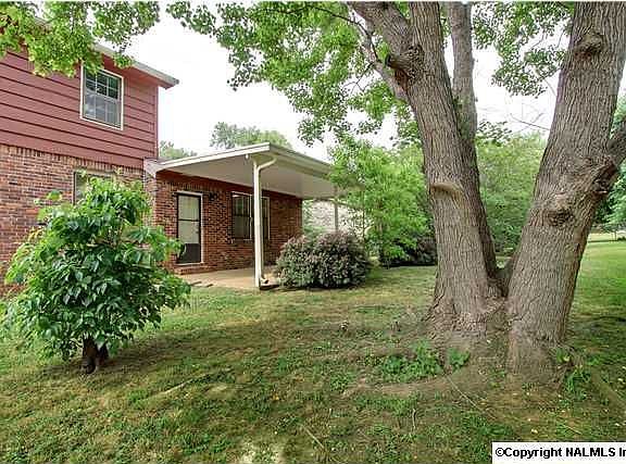 5th image of 2202 Woodmore Dr SE
