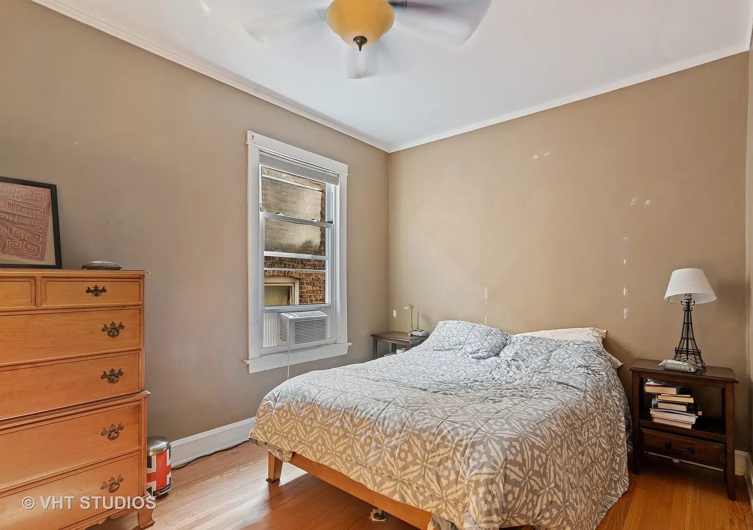 3 bed, 1000 sqft, $4,200 — Photo 4