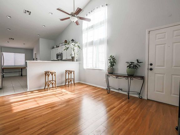3rd image of 2814 Gardenia Flower Ave