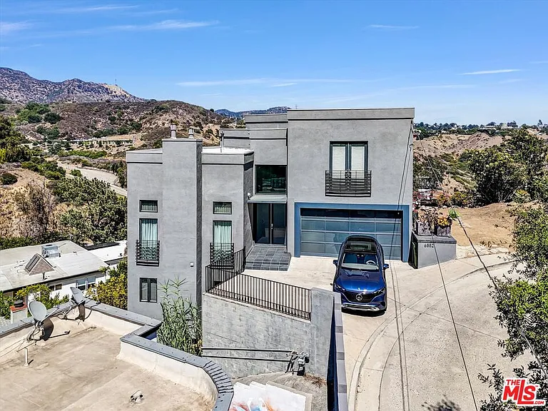 6852 Woody Trl — Photo 29