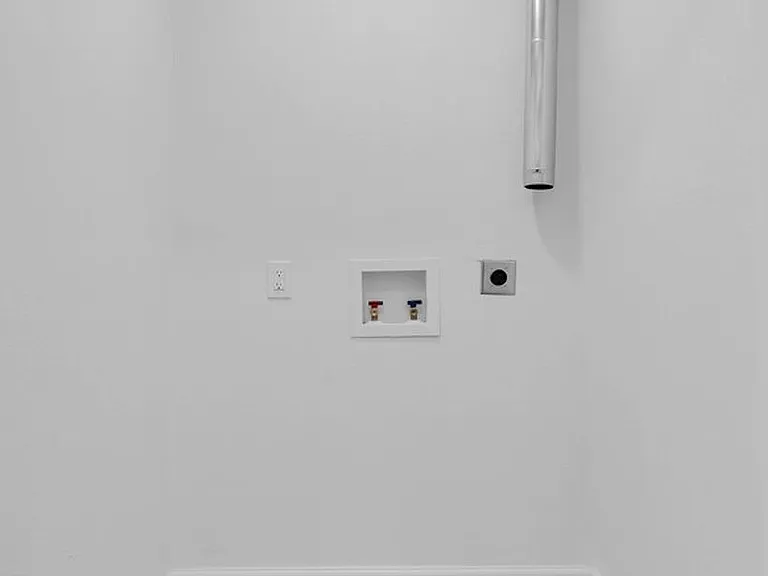 2525 Cole Ave — Photo 20
