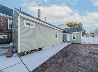 723 Charles St, Perth Amboy, NJ 08861