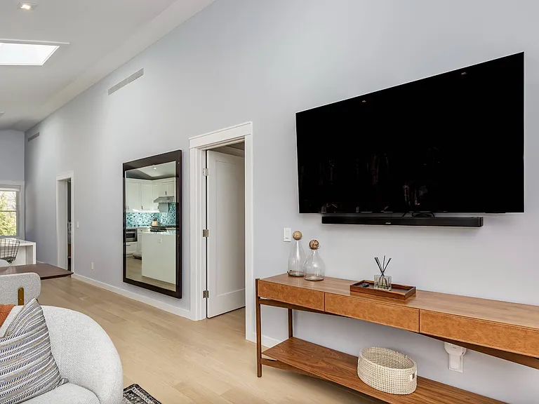 30 Hampton Ct — Photo 5