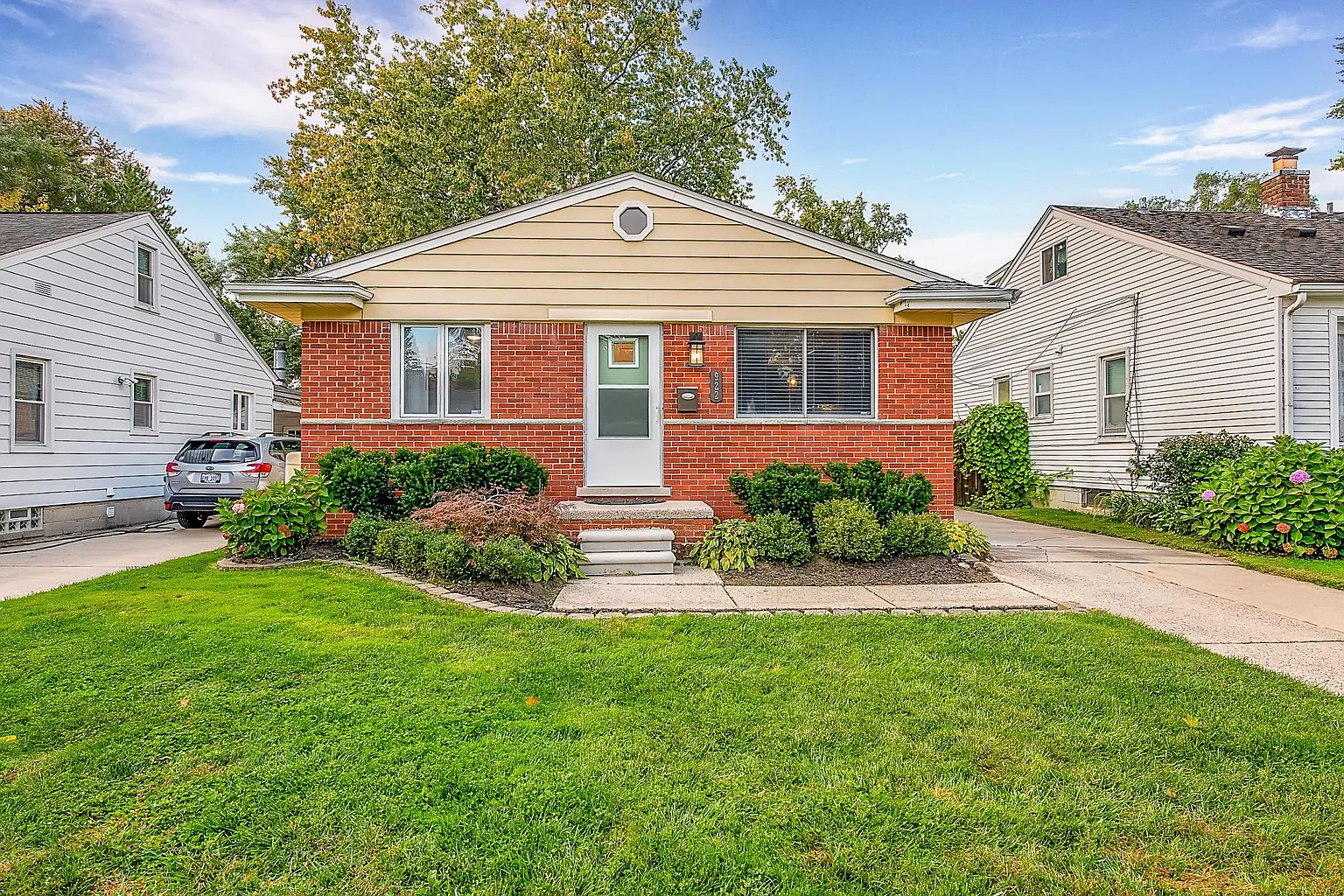 922 Donald Ave photo 1