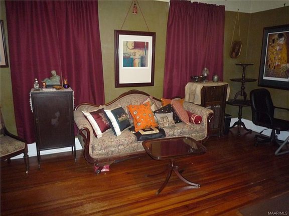 4th image of 1731 Saint Charles Ave
